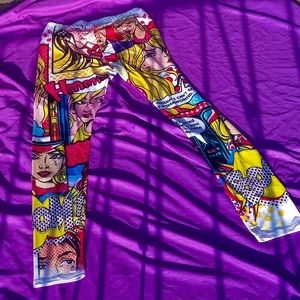 Graphic comic leggings